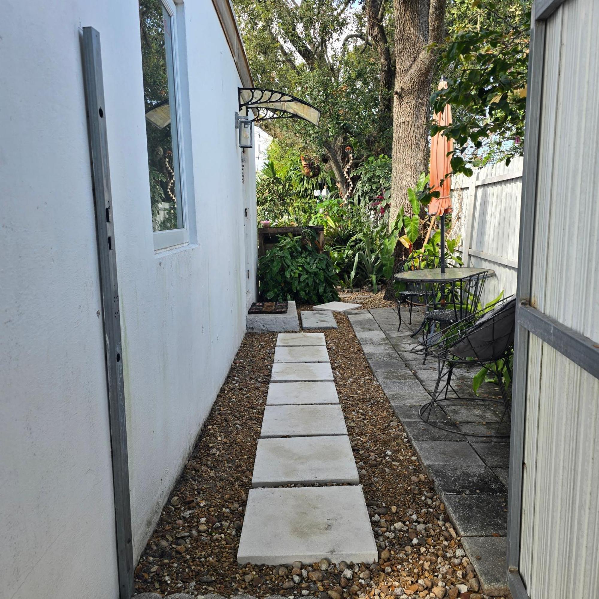Suite Life At Chez Mercedes Miami Exterior foto